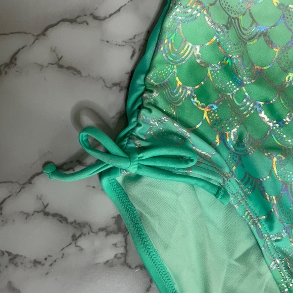 Cat & Jack Graphic Blue One Piece
Swimsuit Size M (8) - Picture 3 of 13